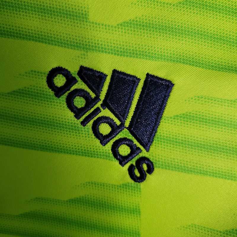 Manchester United 22-23 away